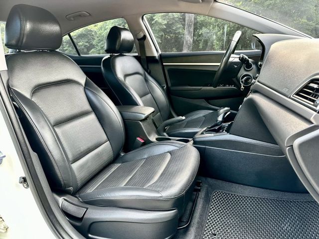 1.6柴油渦輪 一手車原廠紀錄實跑11萬里程保證 定速巡航 安卓影音主機 倒車顯影 衛星導航  第6張相片
