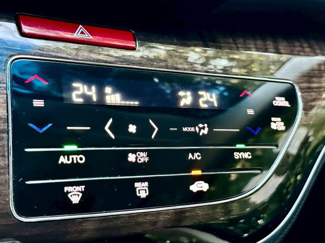 2.4 APEX 一手車原廠紀錄實跑10萬8里程保證 IKEY 電動側滑門 換檔撥片 環景攝影 定速巡航 盲點偵測 天窗  第16張相片