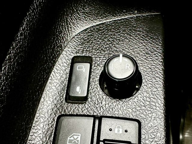 SIENTA1.8 五人座豪華版 一手車實跑7萬4里程保證 IKEY 定速巡航 影音主機 衛星導航 倒車顯影 恆溫空調  第19張相片