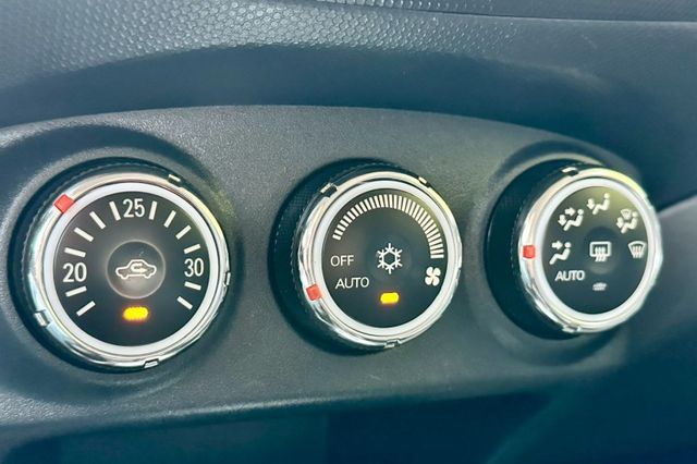 一手車實跑16萬里程保證 定速巡航 原廠影音主機 衛星導航 數位電視 恆溫空調 抬頭顯示器  第18張相片