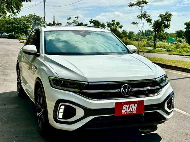 330TSi R-LINE 一手車實跑2萬4里程保證 ACC跟車 車道維持 自動停車輔助 駕駛座電動椅 全景天窗 盲點  第2張相片