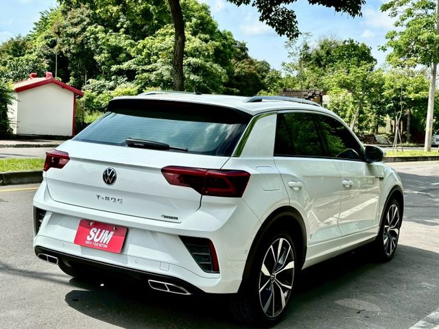 330TSi R-LINE 一手車實跑2萬4里程保證 ACC跟車 車道維持 自動停車輔助 駕駛座電動椅 全景天窗 盲點  第3張相片