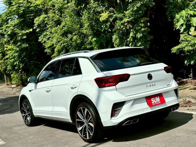330TSi R-LINE 一手車實跑2萬4里程保證 ACC跟車 車道維持 自動停車輔助 駕駛座電動椅 全景天窗 盲點  第4張相片