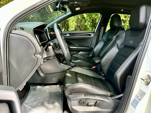330TSi R-LINE 一手車實跑2萬4里程保證 ACC跟車 車道維持 自動停車輔助 駕駛座電動椅 全景天窗 盲點  第5張相片