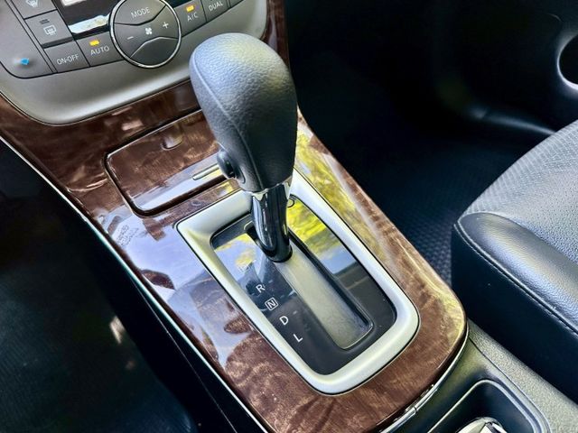 豪華版 一手車實跑11萬6里程保證 IKEY 定速巡航 方向盤音響控制 恆溫空調 抬頭顯示器 電折後視鏡  第17張相片