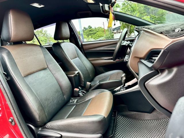 大鴨 CROSSOVER 一手車實跑7萬9里程保證 原廠影音主機 倒車顯影 衛星導航 抬頭顯示器 循跡防滑 7安  第6張相片