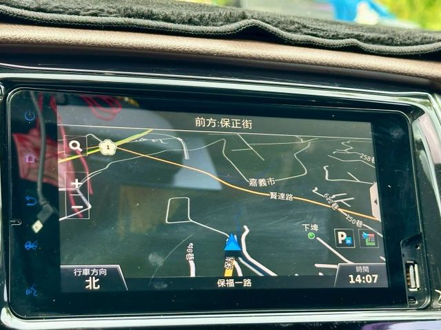 大鴨 CROSSOVER 一手車實跑7萬9里程保證 原廠影音主機 倒車顯影 衛星導航 抬頭顯示器 循跡防滑 7安  第14張相片