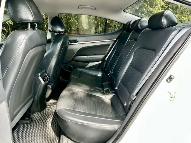 ELANTRA2.0 尊貴版 一手車實跑10萬8里程保證 6安 後座出風口 電折後視鏡  第7張相片