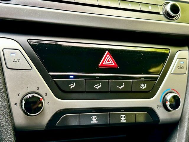 ELANTRA2.0 尊貴版 一手車實跑10萬8里程保證 6安 後座出風口 電折後視鏡  第15張相片