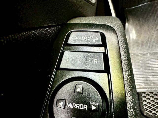 ELANTRA2.0 尊貴版 一手車實跑10萬8里程保證 6安 後座出風口 電折後視鏡  第17張相片