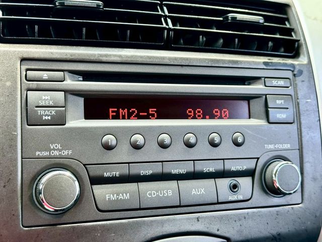 LIVINA 掀背大空間 一手車實跑11萬2里程保證  第13張相片