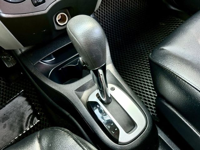 LIVINA 掀背大空間 一手車實跑11萬2里程保證  第15張相片