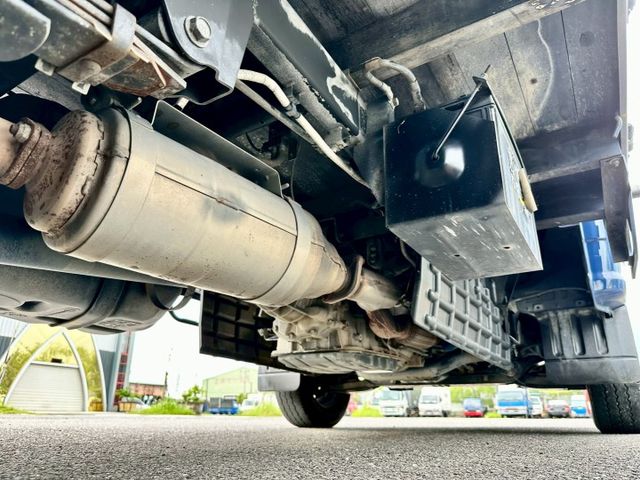 小霸王 單廂 自排 一手車實跑2萬9里程保證 原廠保固中  第17張相片