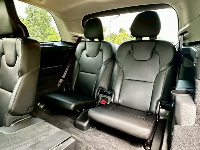 XC90 T5 一手車原廠紀錄實跑11萬里程保證 ACC跟車 車道維持 全景天窗 雙電動椅 電尾門 停車輔助 環景攝影  第7張相片