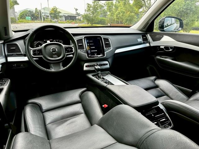 XC90 T5 一手車原廠紀錄實跑11萬里程保證 ACC跟車 車道維持 全景天窗 雙電動椅 電尾門 停車輔助 環景攝影  第10張相片