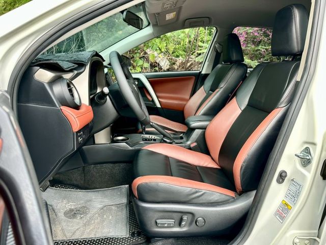 進口休旅車RAV4 2.0 一手車實跑23萬里程保證 IKEY 定速巡航 駕駛座電動椅 恆溫空調 安卓主機 倒車顯影  第5張相片