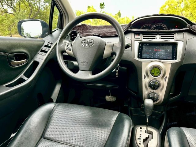 市區代步首選 小鴨 G版 實跑14萬5里程保證 恆溫空調 前後駐車雷達 影音主機 方向盤音響快控  第11張相片