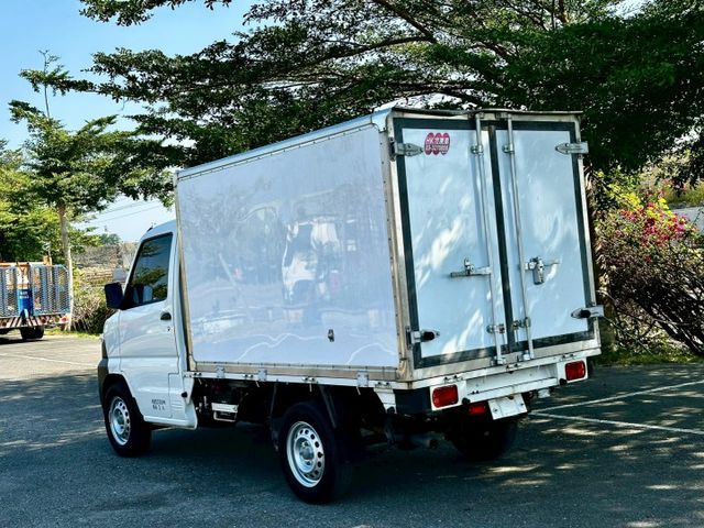 菱利A210 自排 -5度冷藏箱 一手車原廠紀錄實跑7萬5里程保證 定速巡航 盲點偵測 雙安  第4張相片