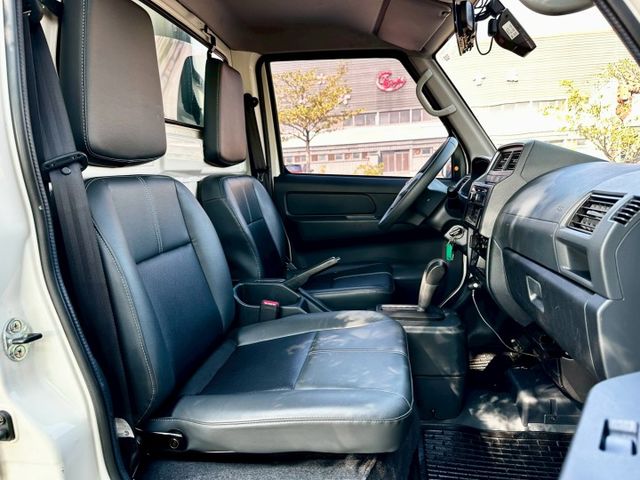 菱利A210 自排 -5度冷藏箱 一手車原廠紀錄實跑7萬5里程保證 定速巡航 盲點偵測 雙安  第6張相片