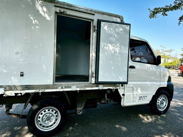 菱利A210 自排 -5度冷藏箱 一手車原廠紀錄實跑7萬5里程保證 定速巡航 盲點偵測 雙安  第19張相片