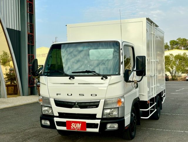 五期堅達 10.5呎 3噸半 已變更載重 一手車實跑29萬9里程保證 揹箱 左右大開門  第1張相片