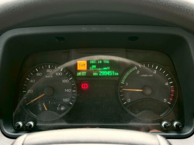 五期堅達 10.5呎 3噸半 已變更載重 一手車實跑29萬9里程保證 揹箱 左右大開門  第9張相片