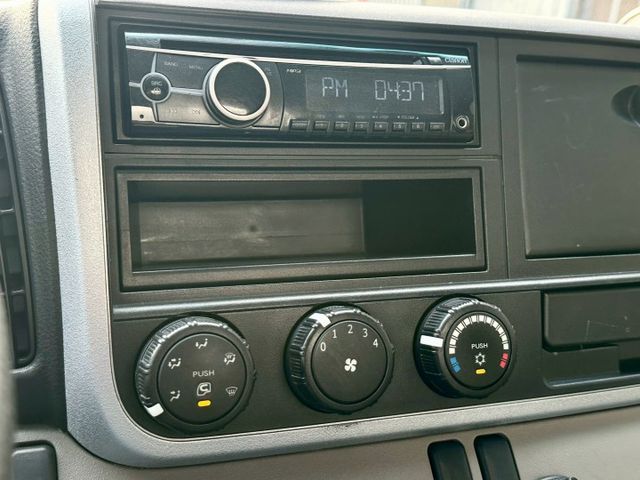 五期堅達 10.5呎 3噸半 已變更載重 一手車實跑29萬9里程保證 揹箱 左右大開門  第10張相片