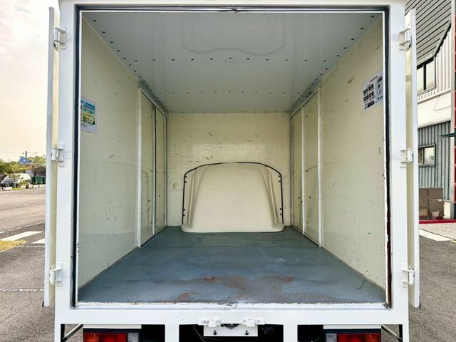 五期堅達 10.5呎 3噸半 已變更載重 一手車實跑29萬9里程保證 揹箱 左右大開門  第15張相片