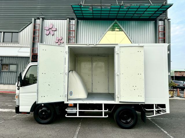 五期堅達 10.5呎 3噸半 已變更載重 一手車實跑29萬9里程保證 揹箱 左右大開門  第16張相片