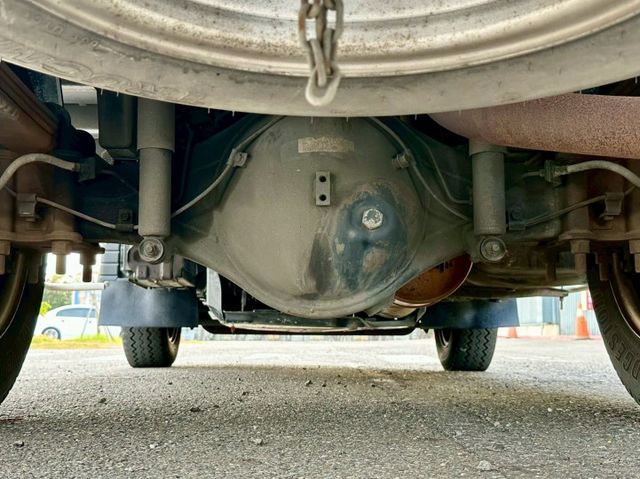 五期堅達 10.5呎 3噸半 已變更載重 一手車實跑29萬9里程保證 揹箱 左右大開門  第18張相片