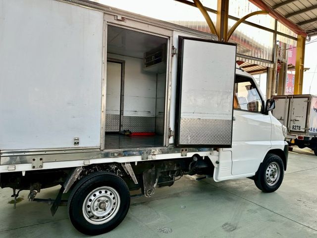 菱利1.3 實跑17萬4里程保證 -25℃冷凍箱 車箱左右兩側開門  第16張相片