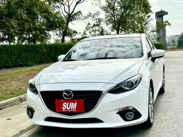 頂級型 實跑17萬7里程保證 IKEY 定速巡航 換檔撥片 抬頭顯示器 倒車顯影 衛星導航 盲點偵測 HID頭燈 天窗  第1張相片