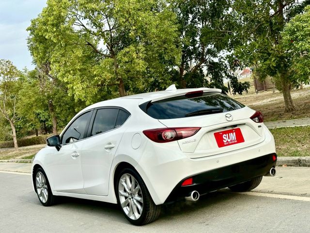 頂級型 實跑17萬7里程保證 IKEY 定速巡航 換檔撥片 抬頭顯示器 倒車顯影 衛星導航 盲點偵測 HID頭燈 天窗  第4張相片