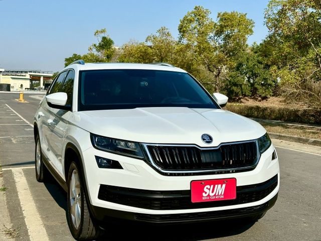 大棕熊 2.0TSi 七人座 一手車實跑16萬5里程保證 IKEY ACC跟車 盲點偵測 雙電動椅 全景天窗 環景攝影  第2張相片