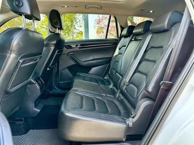 大棕熊 2.0TSi 七人座 一手車實跑16萬5里程保證 IKEY ACC跟車 盲點偵測 雙電動椅 全景天窗 環景攝影  第6張相片