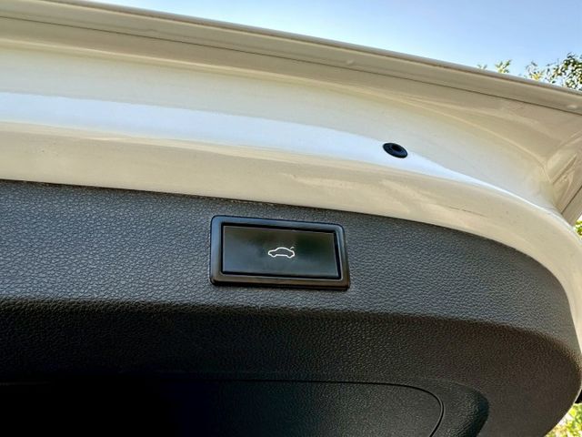 大棕熊 2.0TSi 七人座 一手車實跑16萬5里程保證 IKEY ACC跟車 盲點偵測 雙電動椅 全景天窗 環景攝影  第9張相片