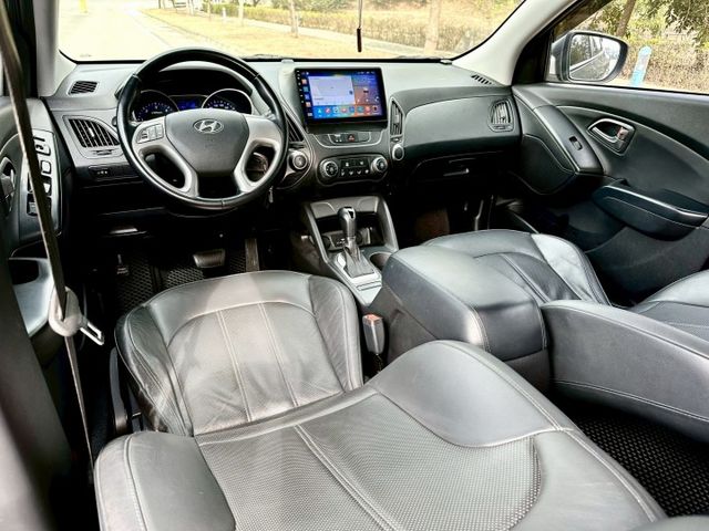 2.0柴油渦輪 一手車實跑11萬6里程保證 環景攝影 安卓主機 方向盤音響快控  第10張相片