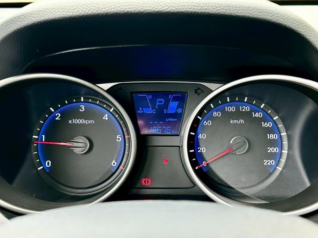 2.0柴油渦輪 一手車實跑11萬6里程保證 環景攝影 安卓主機 方向盤音響快控  第12張相片