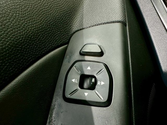 2.0柴油渦輪 一手車實跑11萬6里程保證 環景攝影 安卓主機 方向盤音響快控  第18張相片