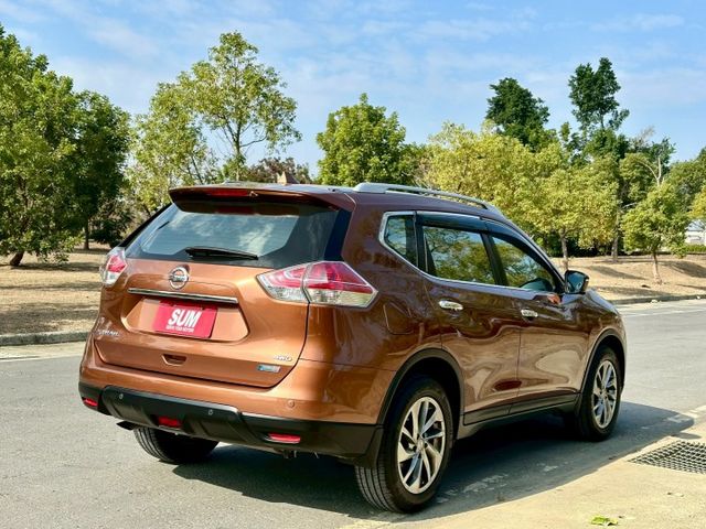 2.5旗艦版 四傳 實跑10萬6里程保證 IKEY 定速巡航 盲點偵測 駕駛座電動椅 電動尾門 車道偏離警示 影音主機  第3張相片