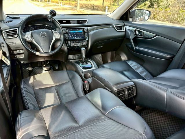 2.5旗艦版 四傳 實跑10萬6里程保證 IKEY 定速巡航 盲點偵測 駕駛座電動椅 電動尾門 車道偏離警示 影音主機  第9張相片