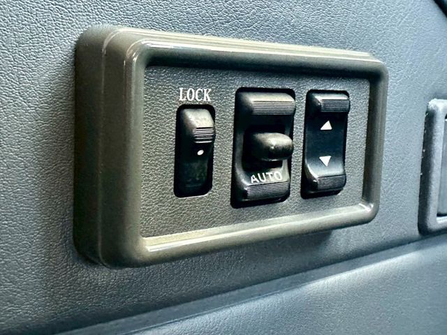 得利卡 2人座貨車版 廂車 一手車實跑12萬9里程保證  第16張相片