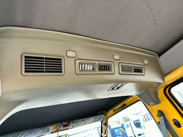 得利卡 2人座貨車版 廂車 一手車實跑12萬9里程保證  第17張相片