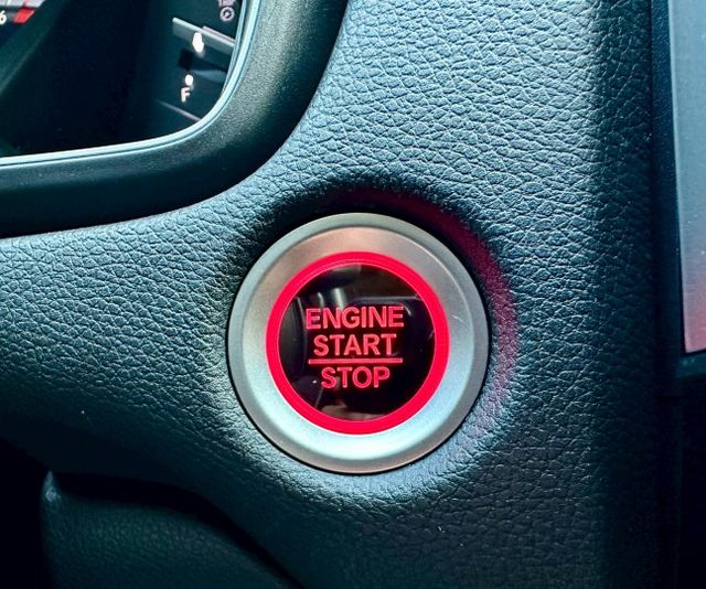 S版 一手車原廠紀錄實跑12萬4里程保證 ACC跟車 車道偏離警示 IKEY 全景天窗 換檔撥片 駕駛座電動椅 電動尾門  第13張相片