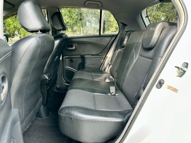 小鴨 G版 實跑24萬8里程保證 恆溫空調 電折後視鏡 方向盤音響快控 影音主機 衛星導航  第7張相片