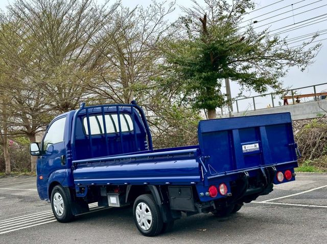 卡旺 單廂 自排 升降尾門 四向錄影鏡頭 一手車實跑5萬3里程保證  第4張相片