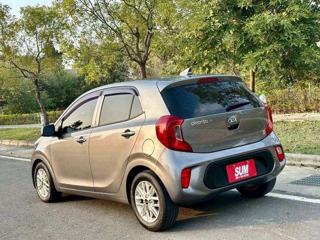 進口小車 都會版 一手車原廠紀錄實跑8萬6里程保證 倒車顯影 循跡防滑 7安 恆溫空調 倒車顯影  第4張相片