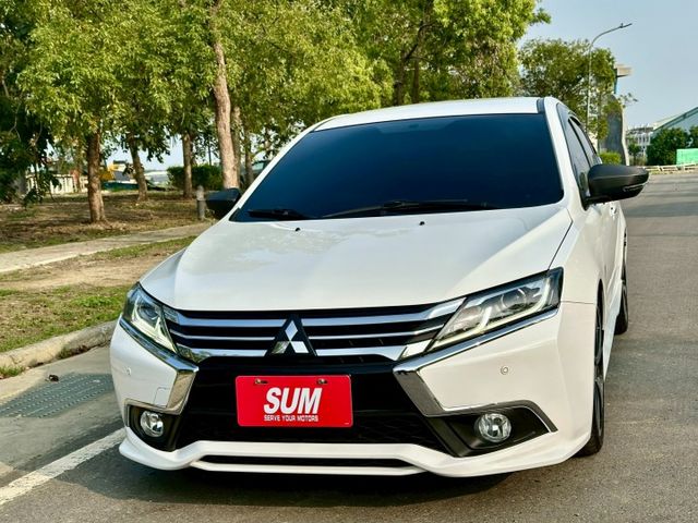 GRAND LANCER旗艦型 一手車實跑9萬里程保證 IKEY LED頭尾燈 定速巡航 換檔撥片 盲點偵測 前後雷達  第1張相片