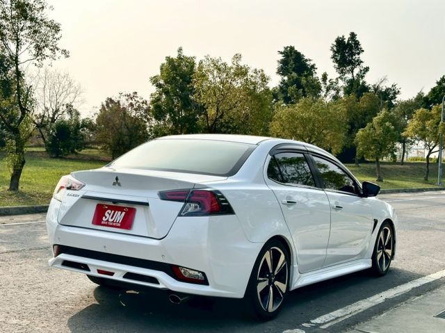 GRAND LANCER旗艦型 一手車實跑9萬里程保證 IKEY LED頭尾燈 定速巡航 換檔撥片 盲點偵測 前後雷達  第3張相片