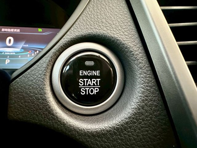 GRAND LANCER旗艦型 一手車實跑9萬里程保證 IKEY LED頭尾燈 定速巡航 換檔撥片 盲點偵測 前後雷達  第11張相片